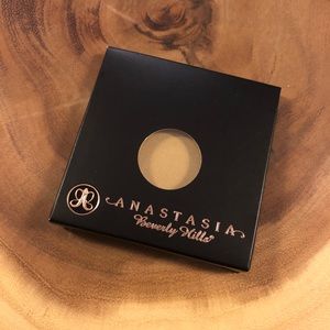 Anastasia ‘GOLD BAR’ Single Eyeshadow!!